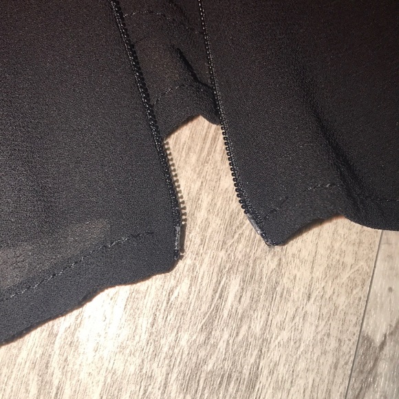 Black sleeveless blouse - Picture 8 of 8